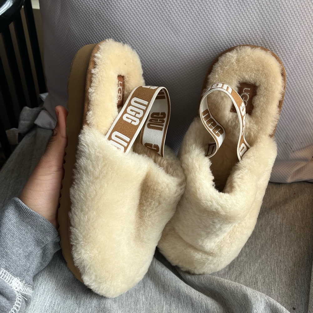 Uggs Clogs - image 5